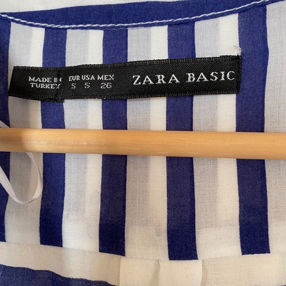 Blouse - Picture 2 of 3